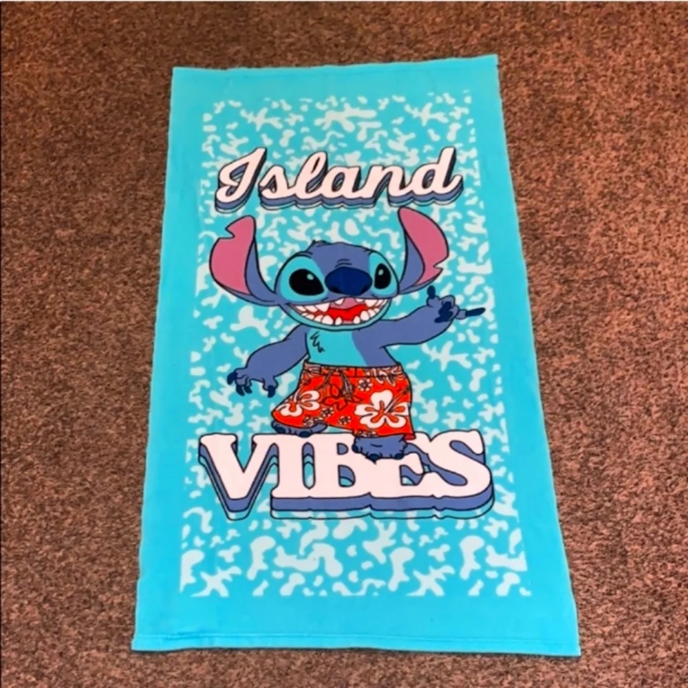 Lilo & Stitch Youth New Condition Beach Towel. Standard Size